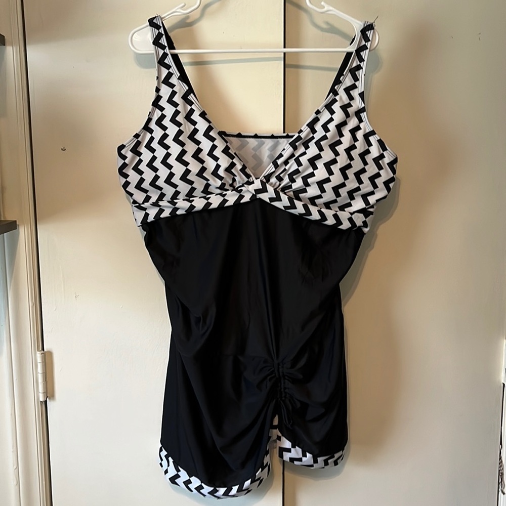 Swim top only 1X no tags